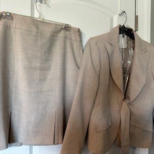 ALFANI BEIGE 2PC SKIRT SUIT WITH TIE FRONT
